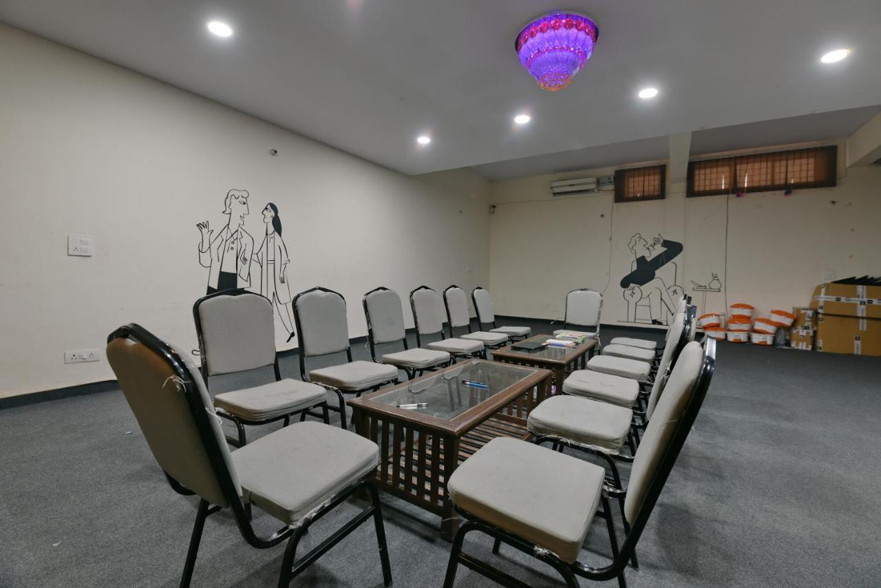 Hotel Admire Inn "Atta Market, Noida Sector 18" Exterior foto