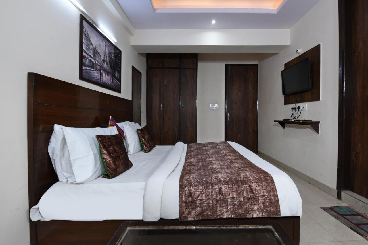 Hotel Admire Inn "Atta Market, Noida Sector 18" Exterior foto